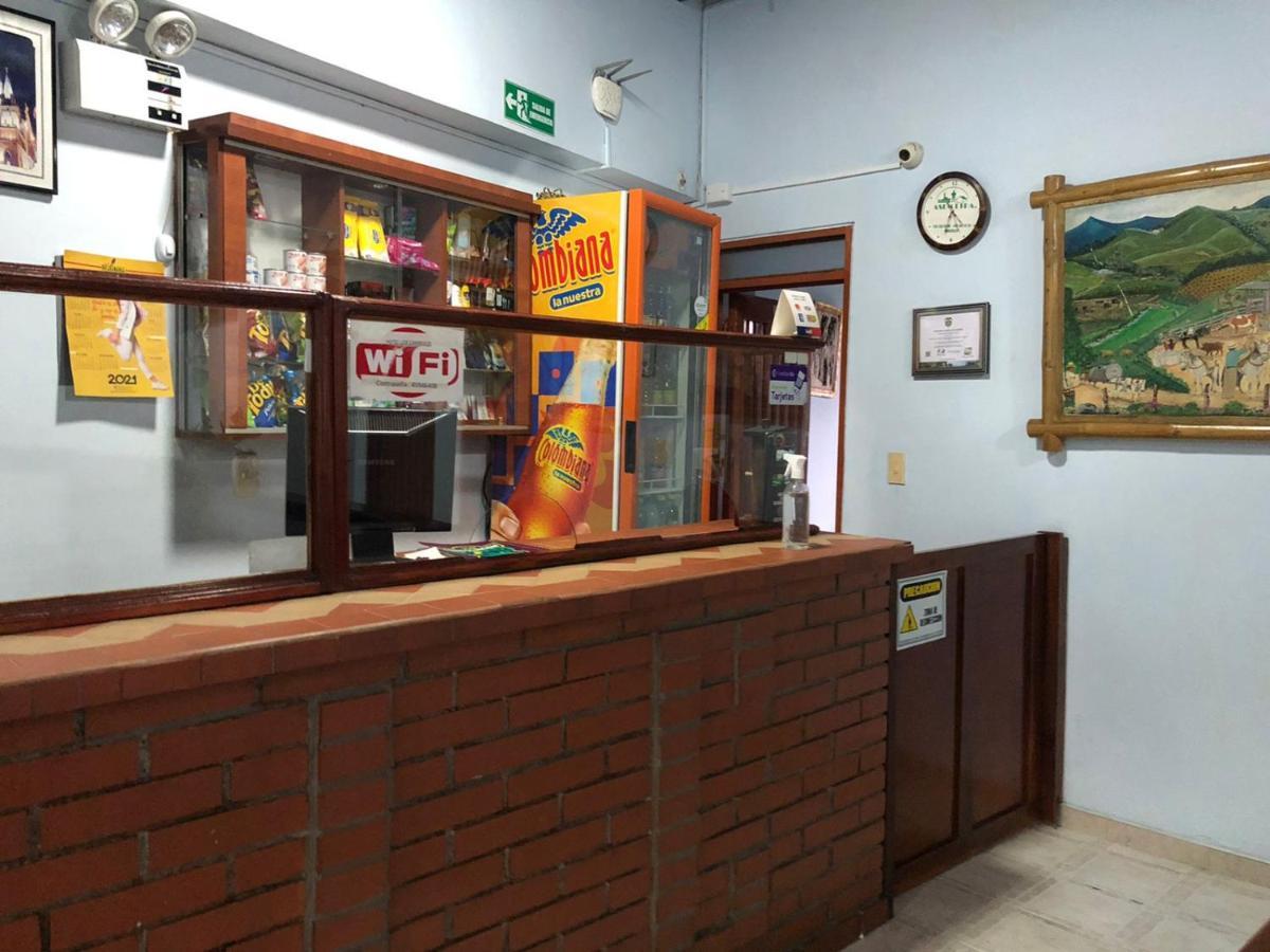 Hotel cambulos Manizales Esterno foto